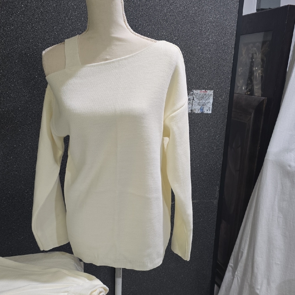 Chic Off-Shoulder Cream Sweater